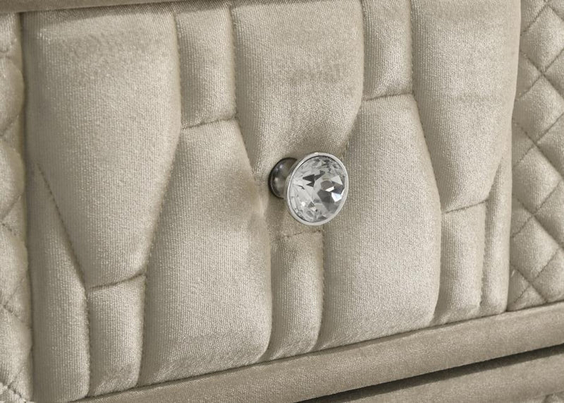 Lorient - 5-Drawer LED Chest of Drawers