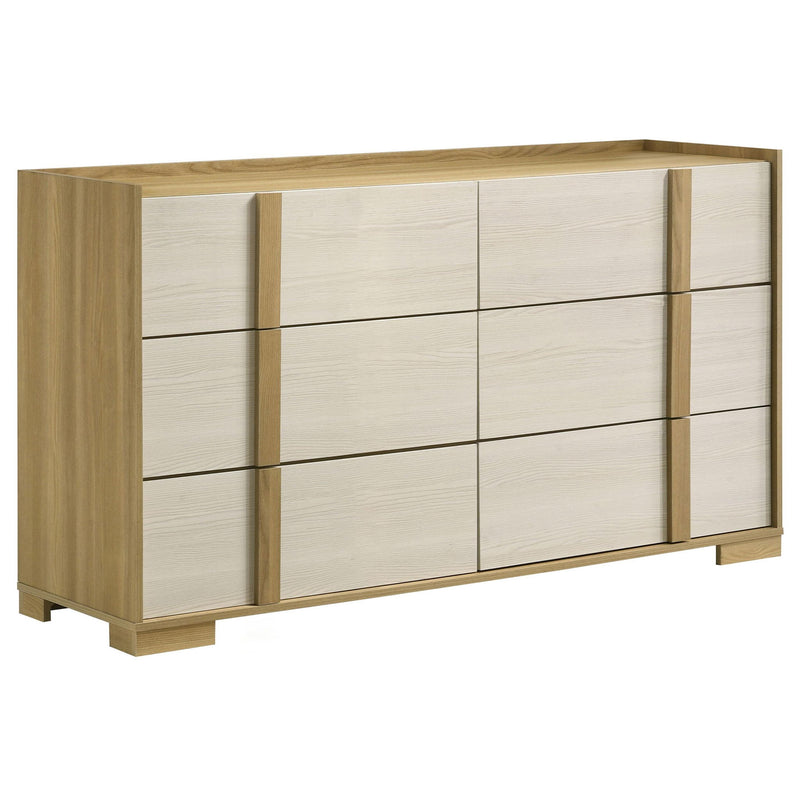 Hyland 5-piece Eastern King Bedroom Set Natural