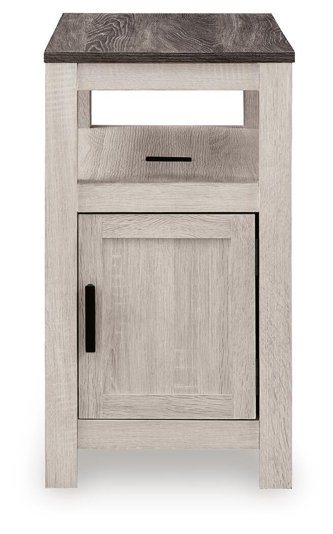 Fendenmore - Chair Side End Table