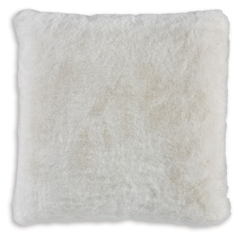 Gariland - Faux Fur Pillow