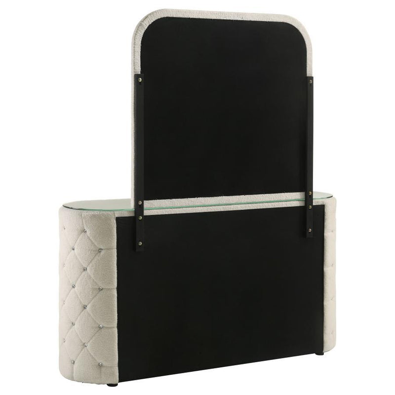 Sonya - 6-Drawer Upholstered Bedroom Dresser