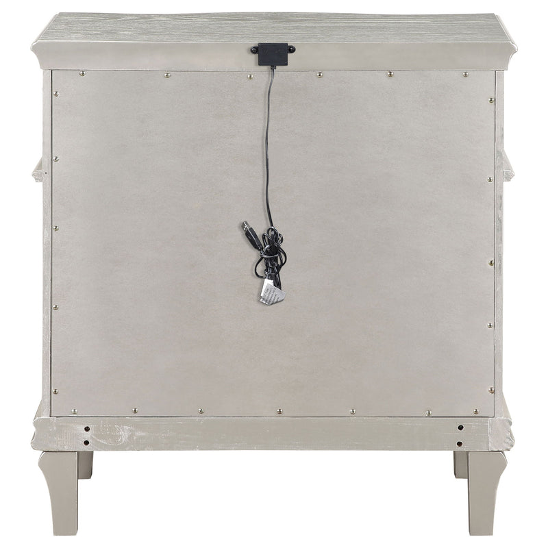 Evangeline - 3 Drawer Nightstand - Oak
