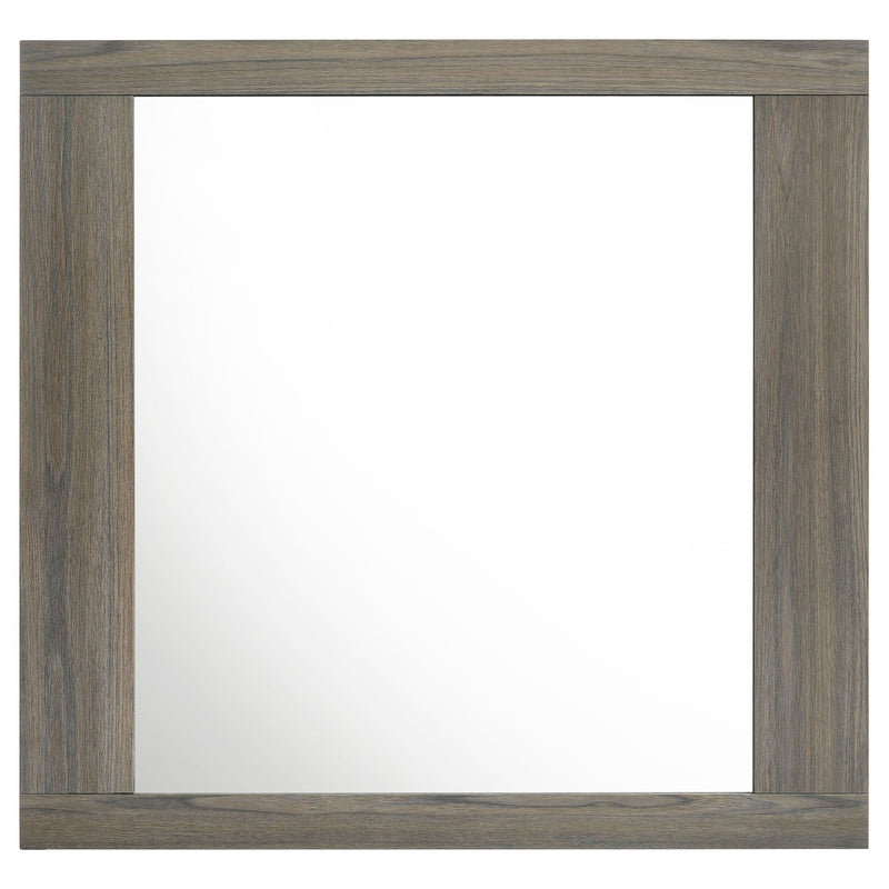 4 Piece Queen Bedroom Set With Built In Storage And Mirror - Oak