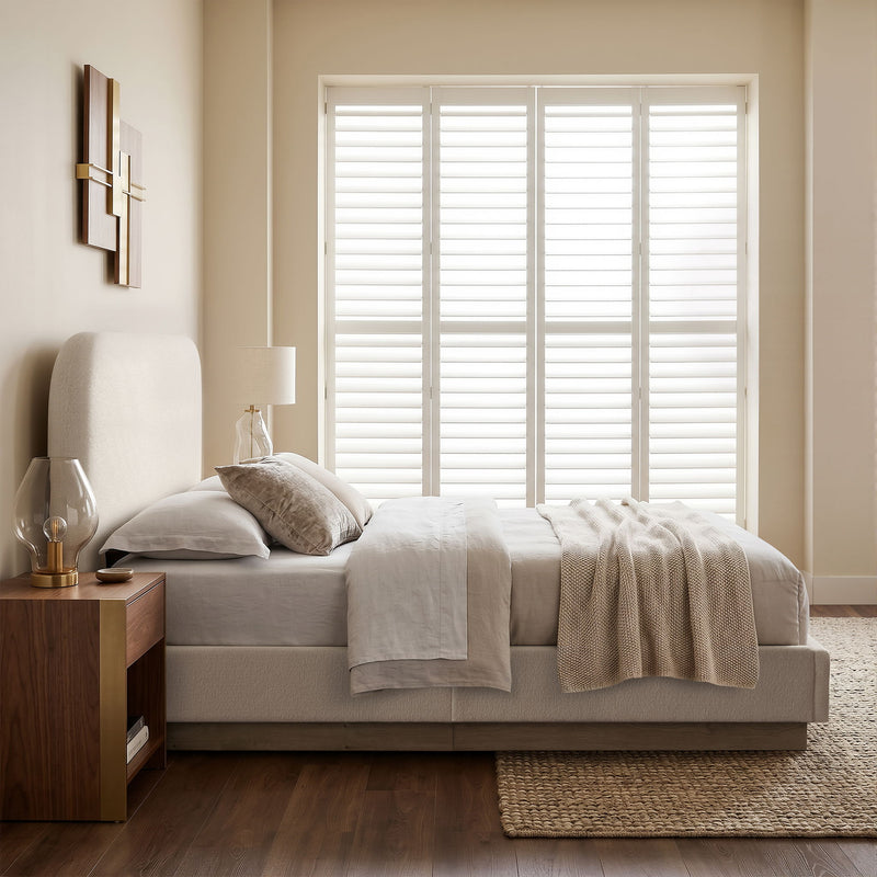 Linton - Queen Size Upholstered Platform Bed - Cream White / Light Grey / Camel Oak
