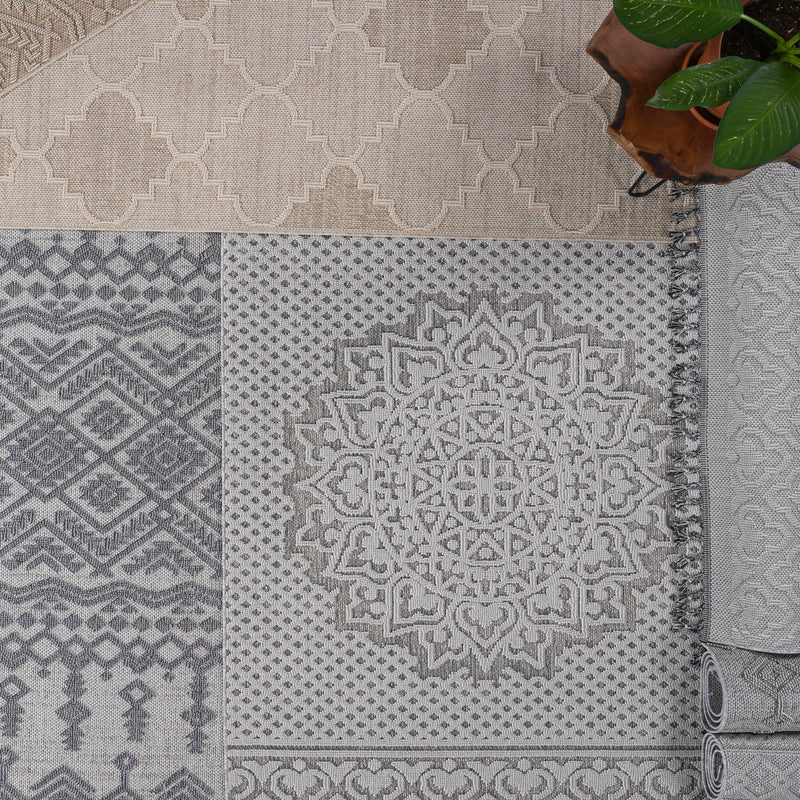 Guros - 8' X 10' Medallion Indoor / Outdoor Area Rug - Gray / White