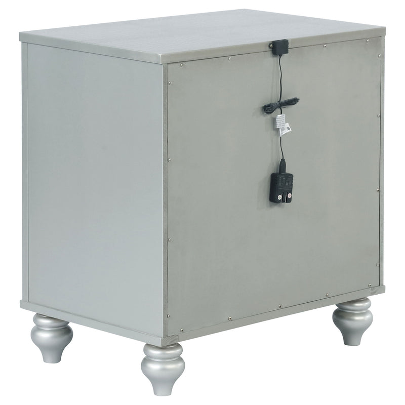 Arabesque - 4 Piece Queen Bedroom Set With LED Headboard - Silver
