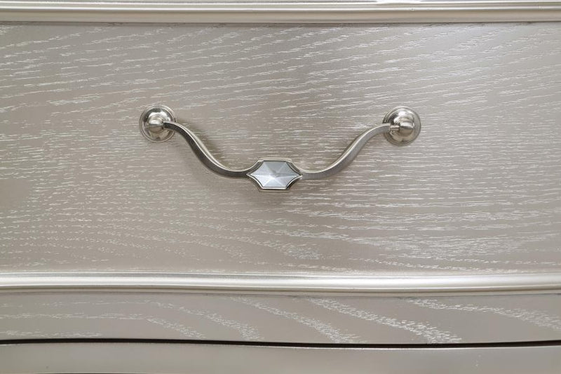 Evangeline - 9-Drawer Dresser